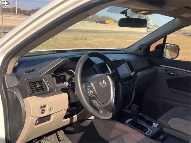 Thumbnail: 2017 Honda Pilot - 15