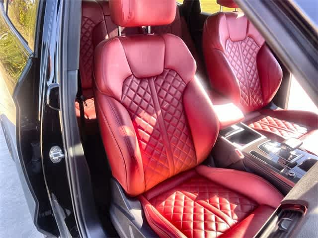 Thumbnail: 2024 Audi SQ5 - 12