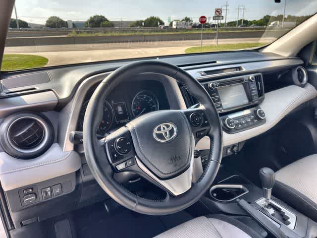 Thumbnail: 2018 Toyota RAV4 - 15