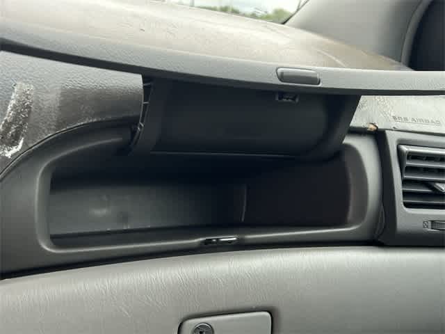 Thumbnail: 2008 Toyota Sienna - 26