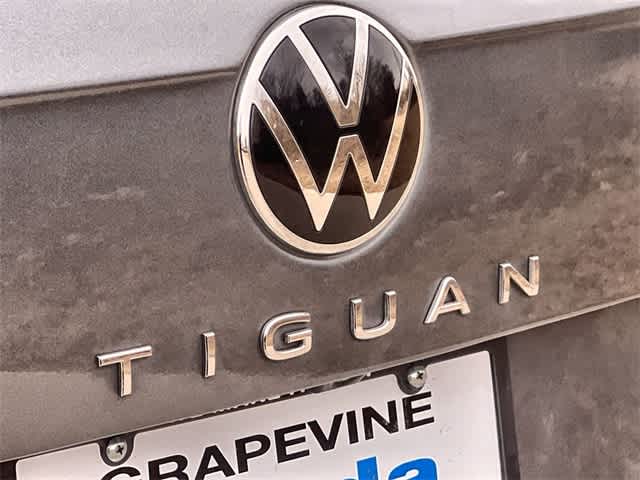 Thumbnail: 2022 Volkswagen Tiguan - 8