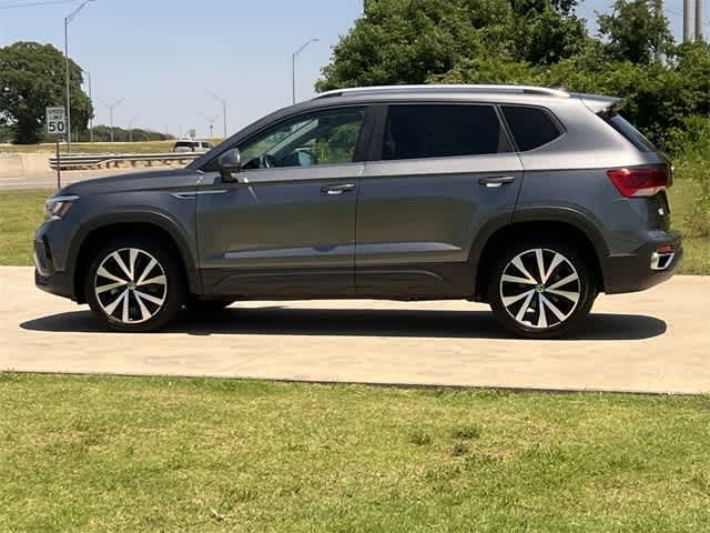 Thumbnail: 2022 Volkswagen Taos - 4