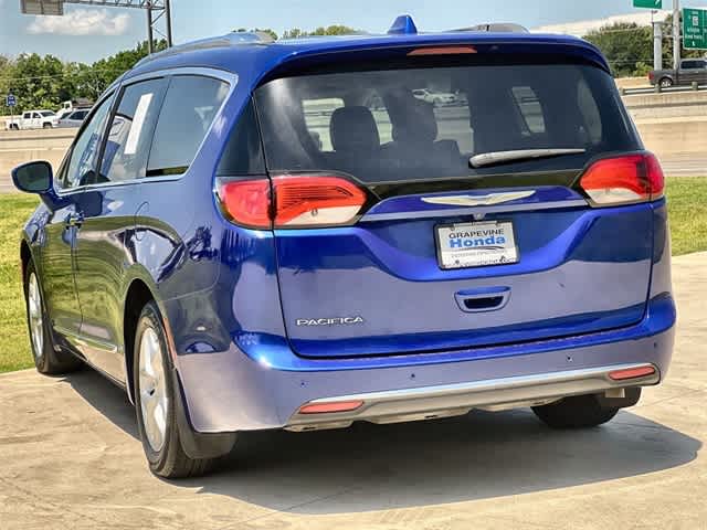 Thumbnail: 2018 Chrysler Pacifica - 5