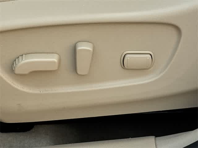 Thumbnail: 2015 Nissan Rogue - 31