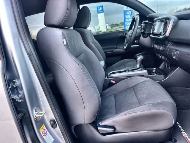 Thumbnail: 2019 Toyota Tacoma - 12