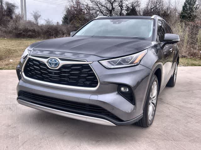 Thumbnail: 2023 Toyota Highlander - 2