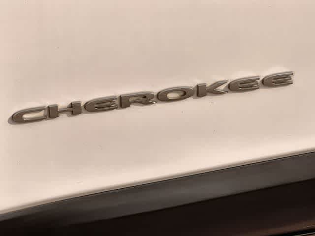 Thumbnail: 2017 Jeep Cherokee - 8