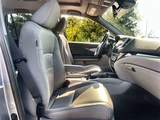 Thumbnail: 2017 Honda Pilot - 12