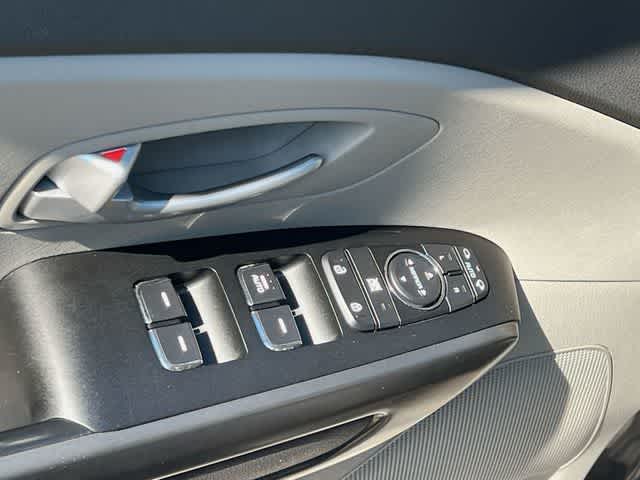 Thumbnail: 2016 Kia Sedona - 29