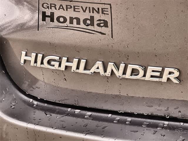 Thumbnail: 2015 Toyota Highlander - 8