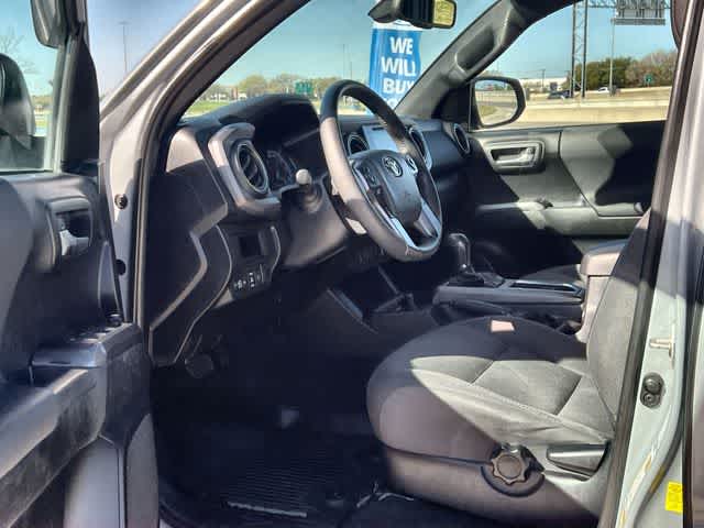 Thumbnail: 2019 Toyota Tacoma - 3