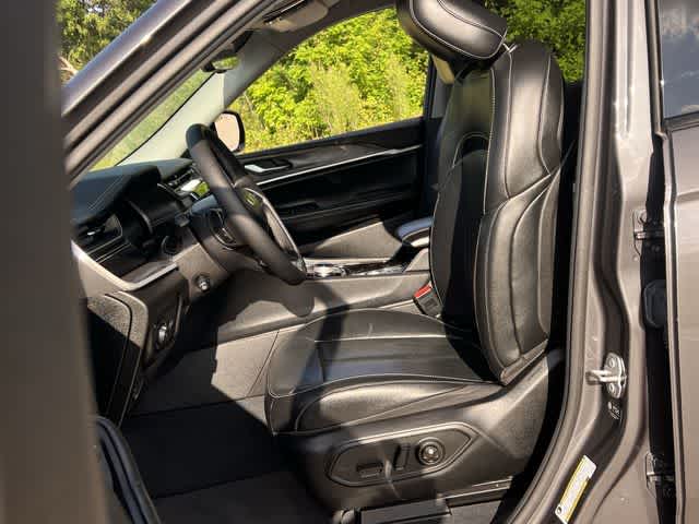 Thumbnail: 2023 Jeep Grand Cherokee L - 11