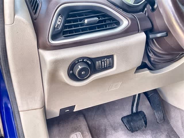2018 Chrysler Pacifica Touring L 29