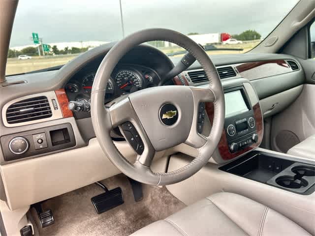 Thumbnail: 2014 Chevrolet Suburban - 15