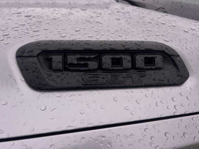 Thumbnail: 2025 RAM 1500 - 8