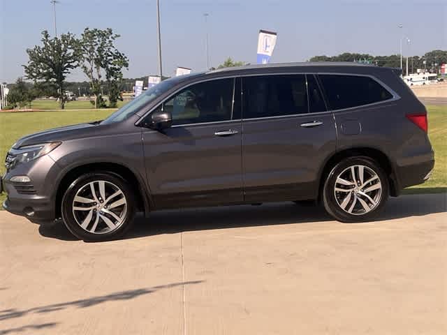 Thumbnail: 2017 Honda Pilot - 4