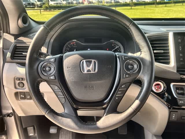 Thumbnail: 2017 Honda Pilot - 17