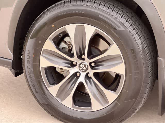 Thumbnail: 2024 Toyota Highlander - 9