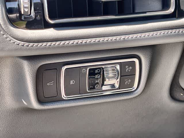 Thumbnail: 2020 Lincoln Aviator - 28