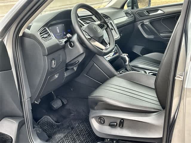 Thumbnail: 2022 Volkswagen Tiguan - 3