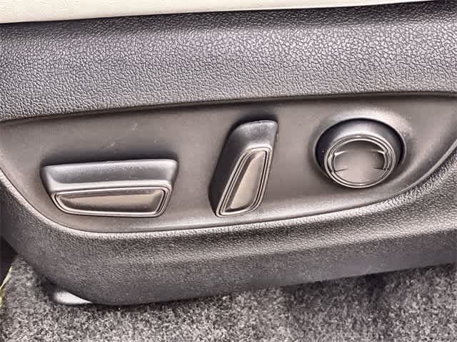 Thumbnail: 2023 Toyota RAV4 - 31