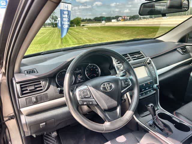 Thumbnail: 2016 Toyota Camry - 15
