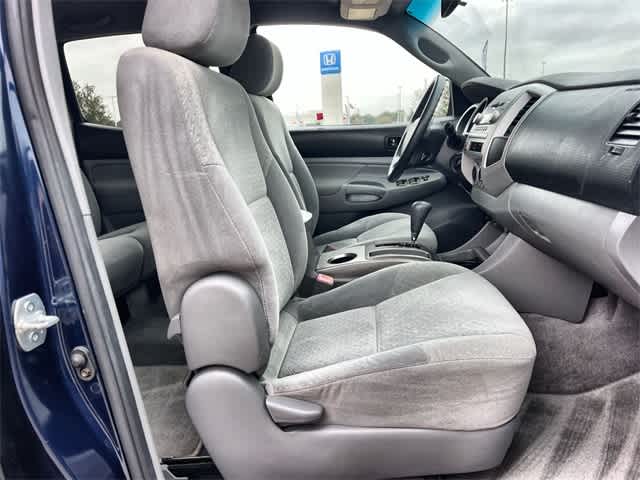 Thumbnail: 2006 Toyota Tacoma - 12