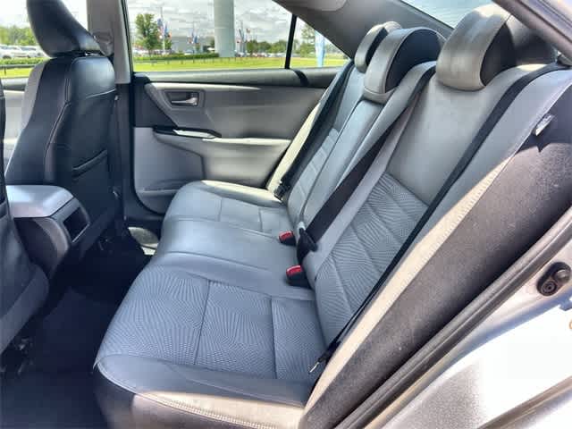 2016 Toyota Camry SE 14