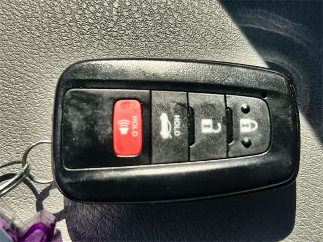 Thumbnail: 2023 Toyota Camry - 21