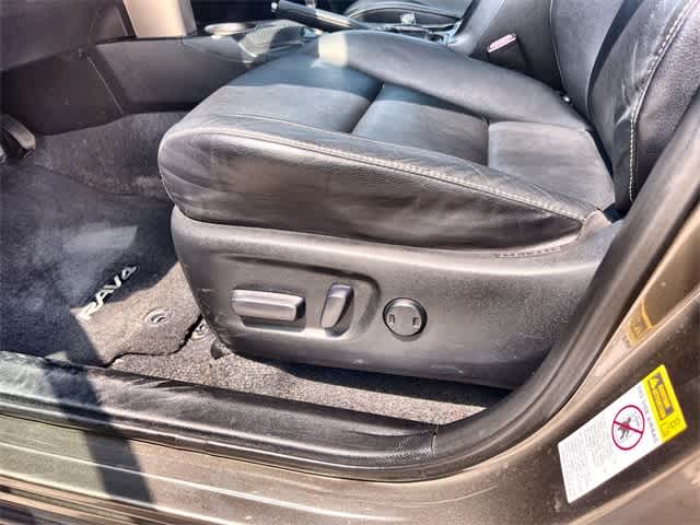 Thumbnail: 2014 Toyota RAV4 - 31