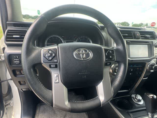 Thumbnail: 2015 Toyota 4Runner - 17