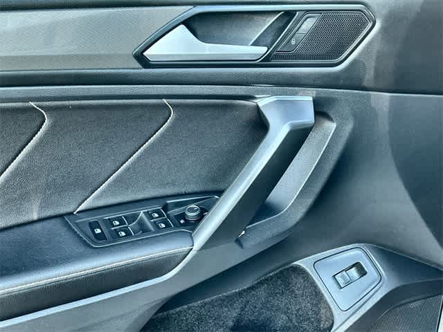 Thumbnail: 2022 Volkswagen Tiguan - 30