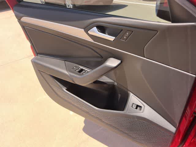 Thumbnail: 2019 Volkswagen Jetta - 30