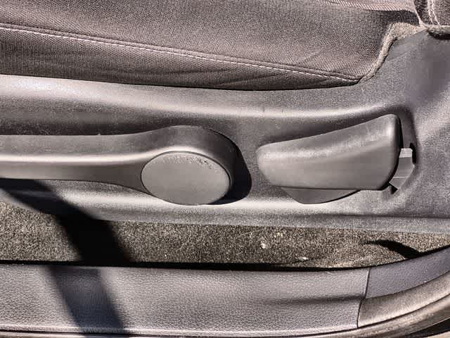 Thumbnail: 2015 Nissan Sentra - 31