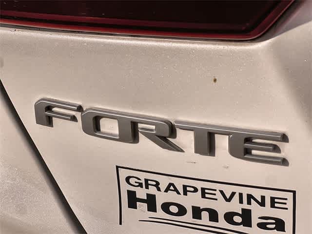 Thumbnail: 2023 Kia Forte - 8