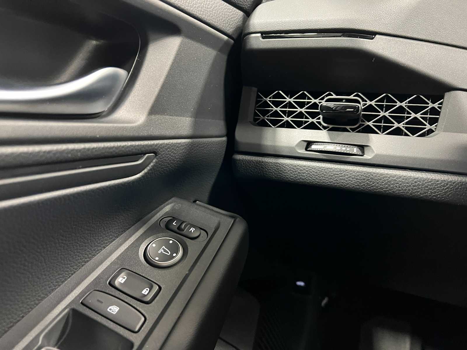 Thumbnail: 2025 Honda Accord - 17