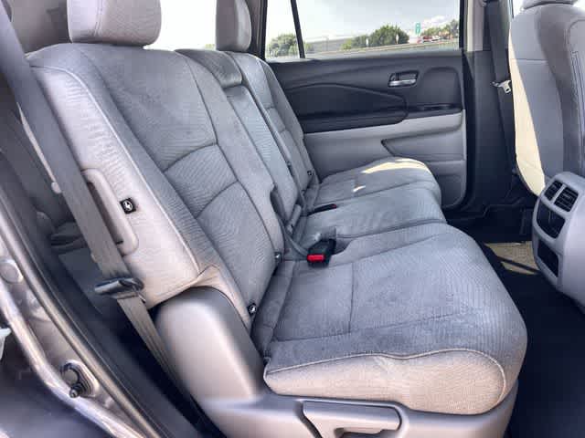 Thumbnail: 2017 Honda Pilot - 14
