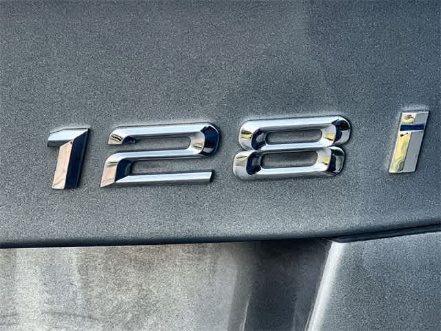 Thumbnail: 2009 BMW 1 Series - 8