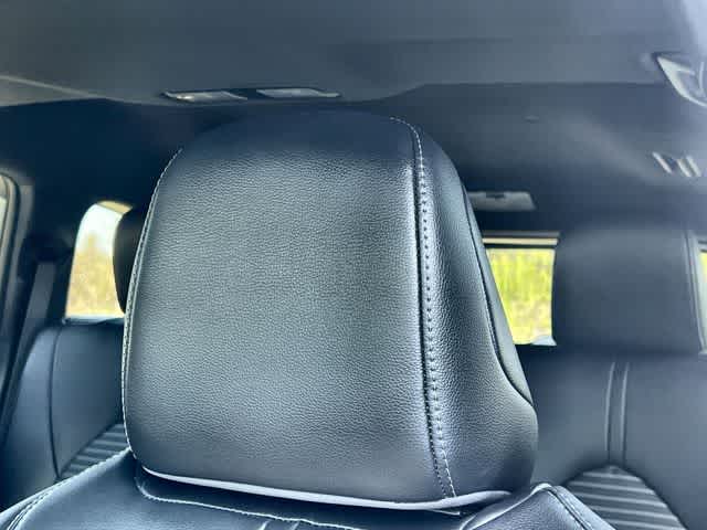 Thumbnail: 2023 Toyota Highlander - 25