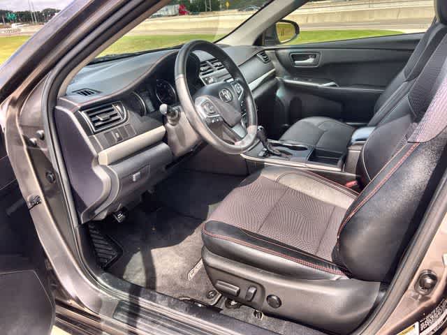 Thumbnail: 2016 Toyota Camry - 3
