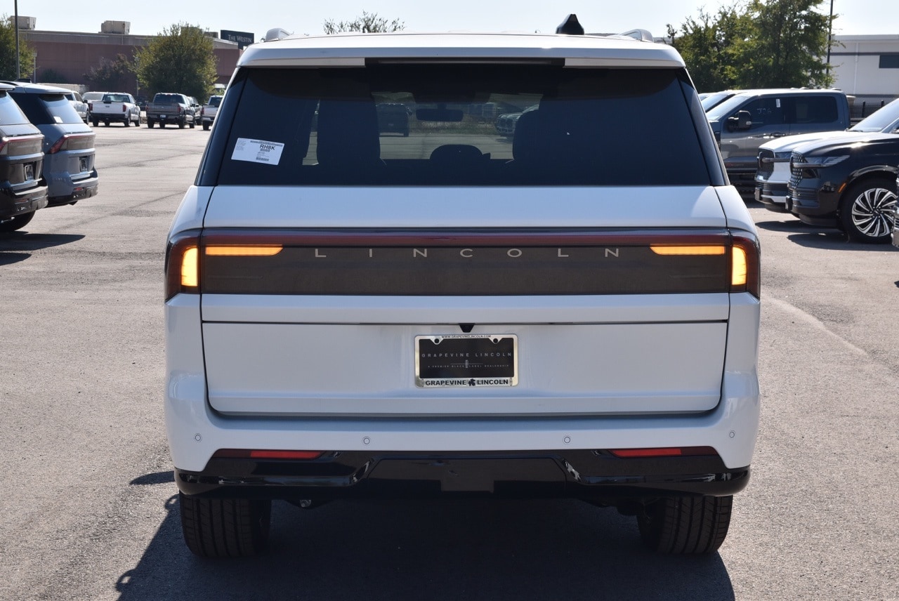 2025 Lincoln Navigator Reserve L - Photo 8