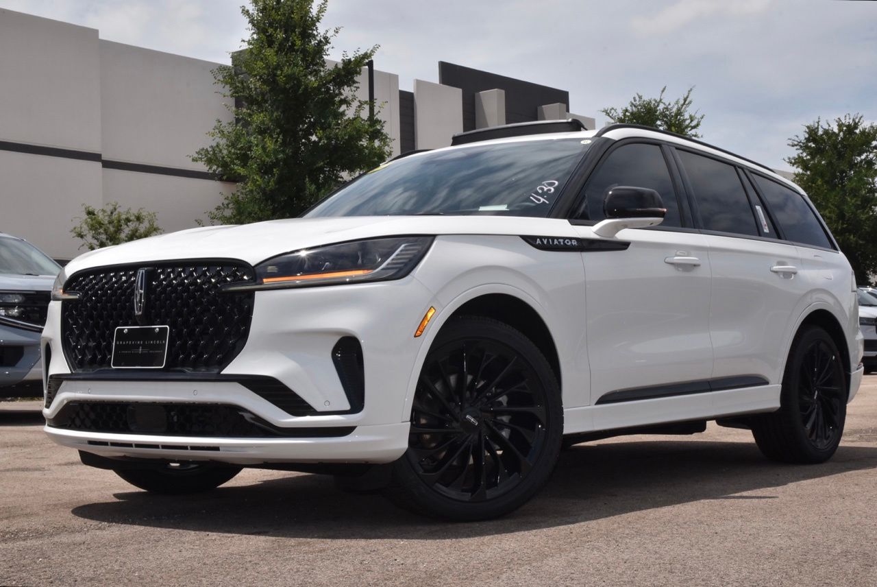 2026 Lincoln Aviator Reserve AWD's photo