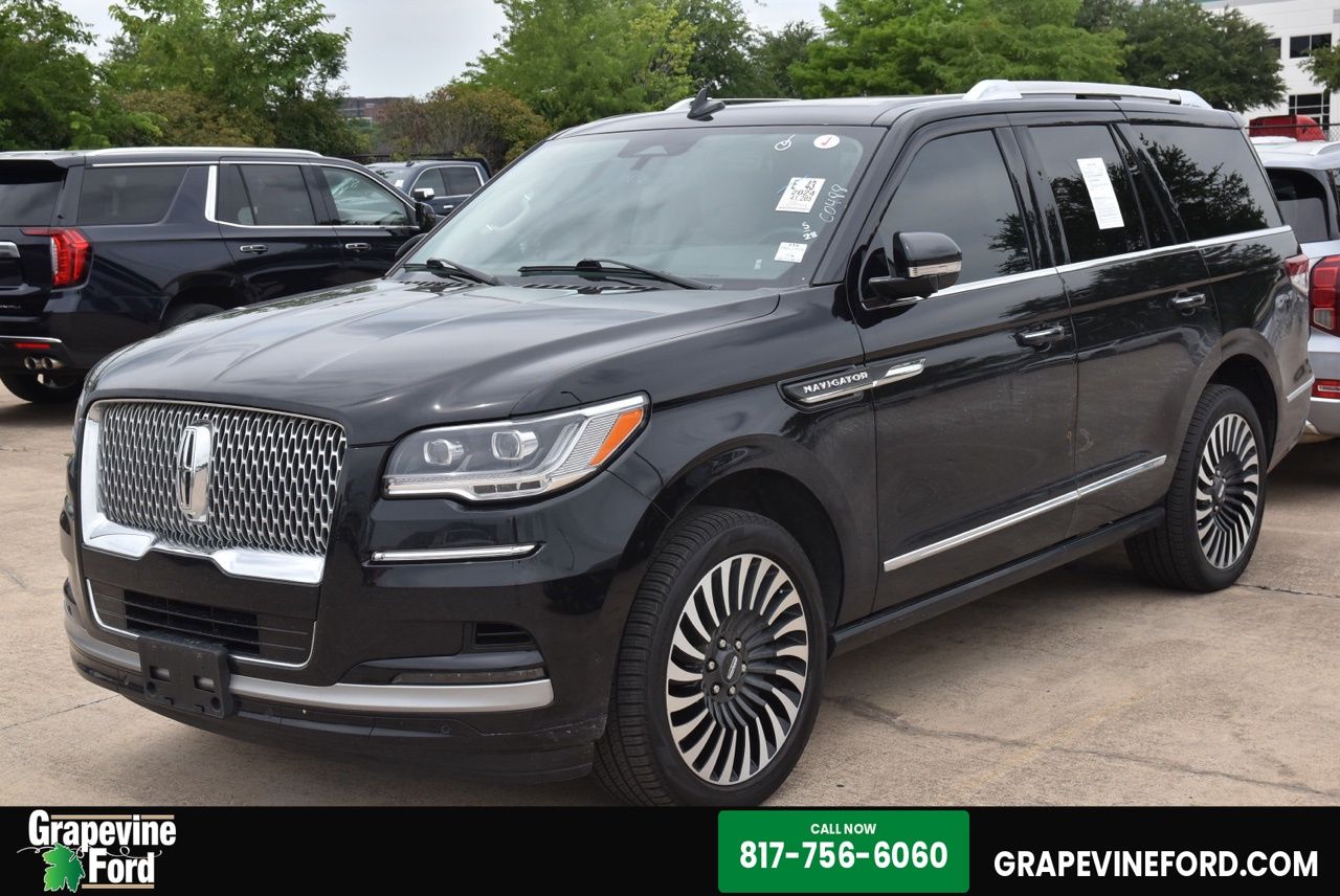 2024 Lincoln Navigator Premiere AWD's photo
