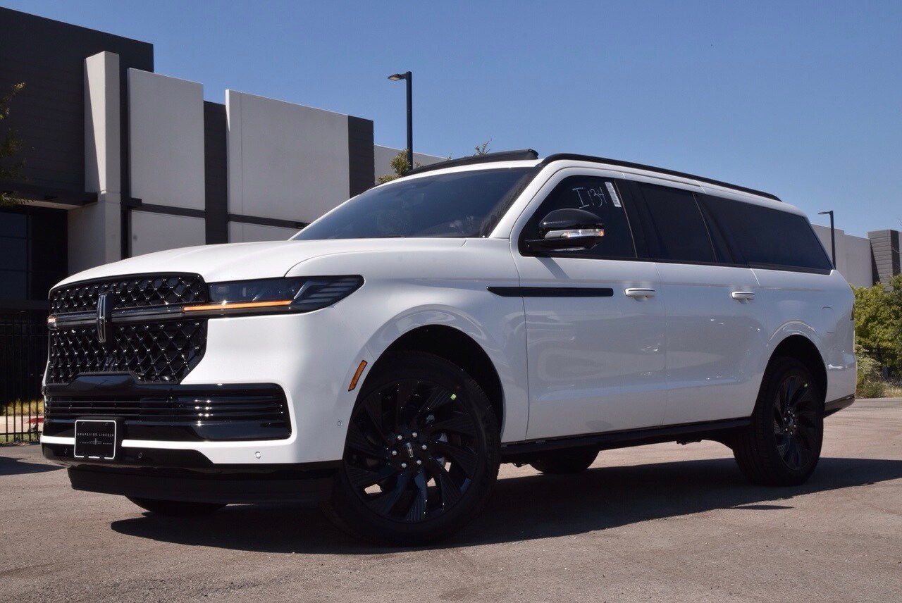 2025 Lincoln Navigator Reserve L's photo