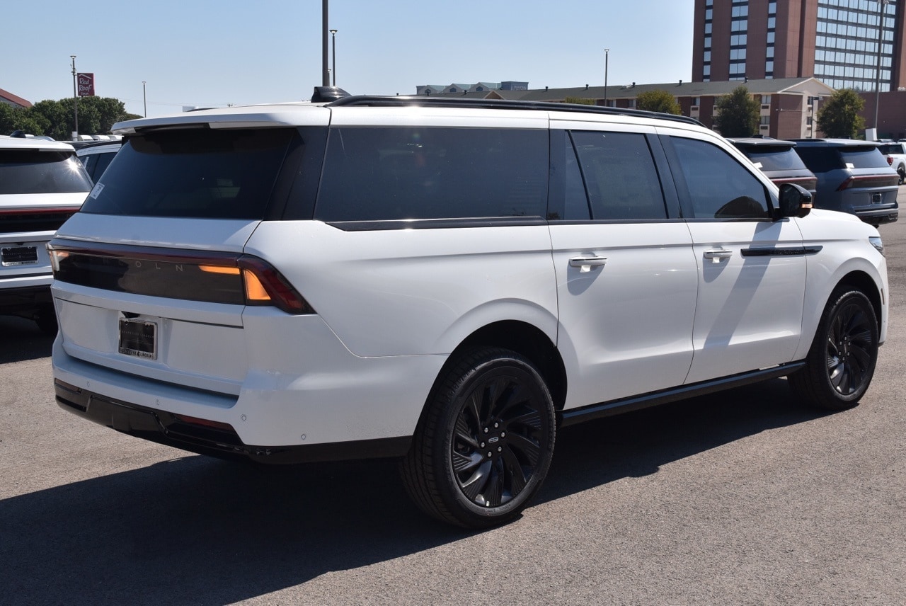 2025 Lincoln Navigator Reserve L - Photo 6