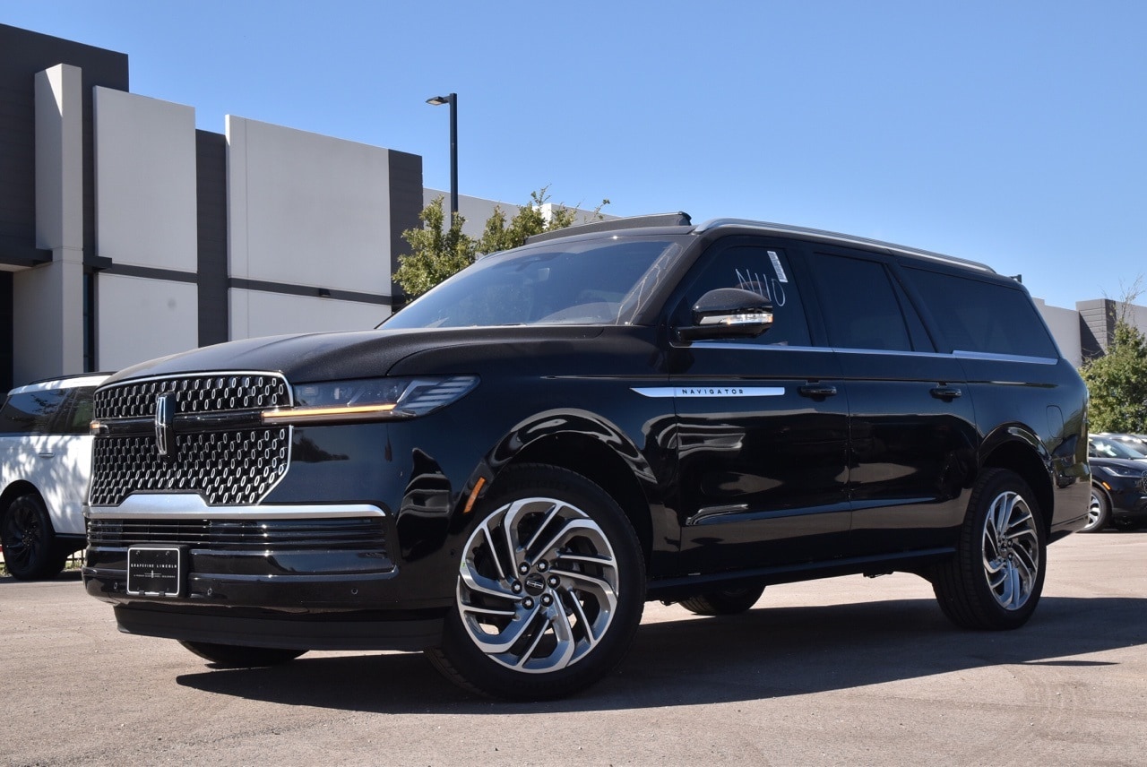 2025 Lincoln Navigator Reserve L's photo