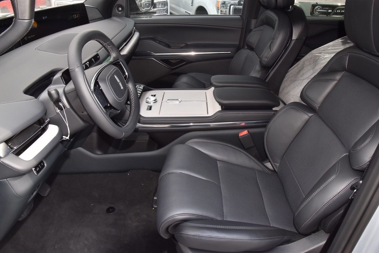 2025 Lincoln Navigator Reserve - Photo 13