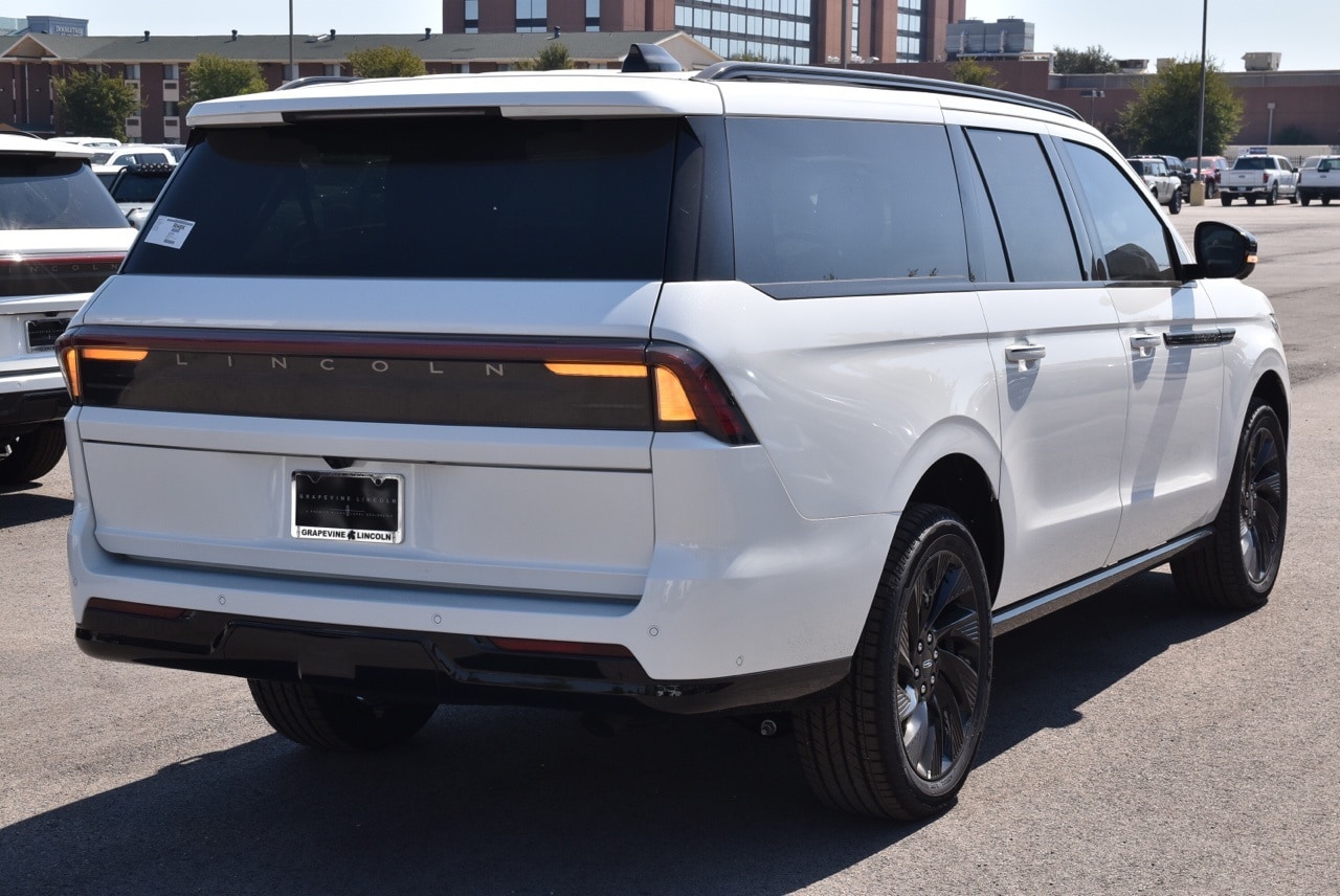 2025 Lincoln Navigator Reserve L - Photo 7