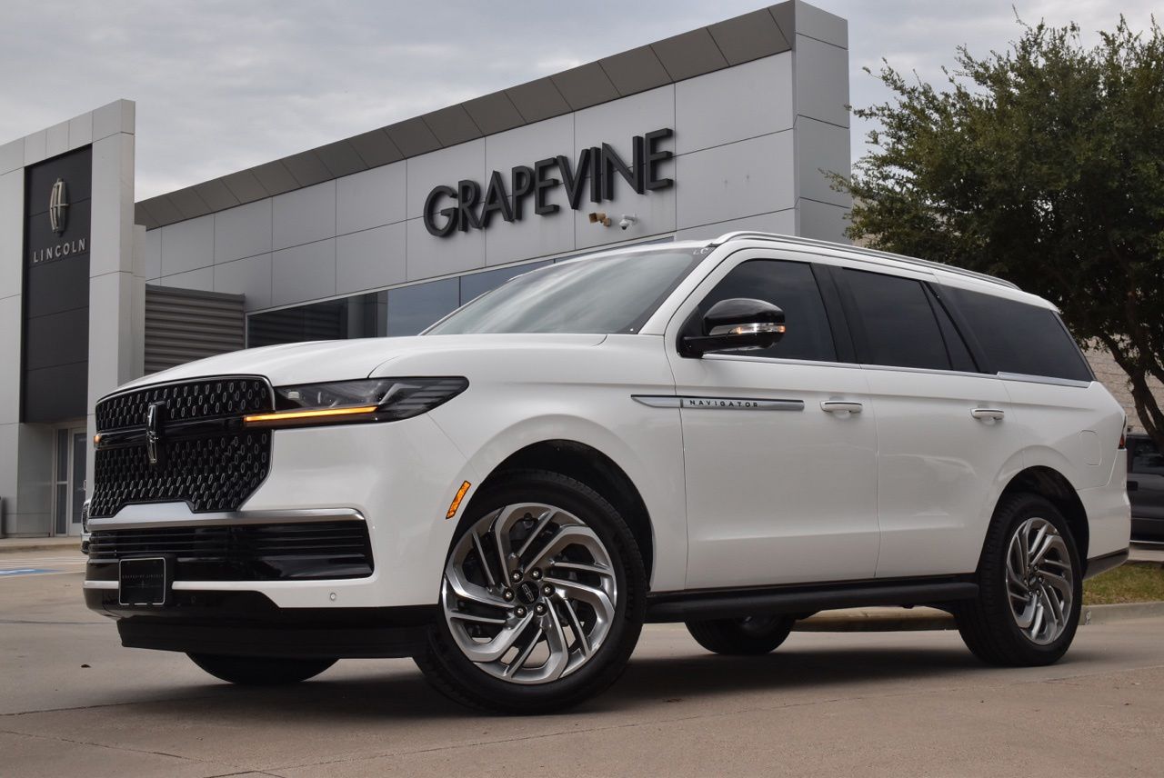 New 2026 Lincoln Navigator Premiere