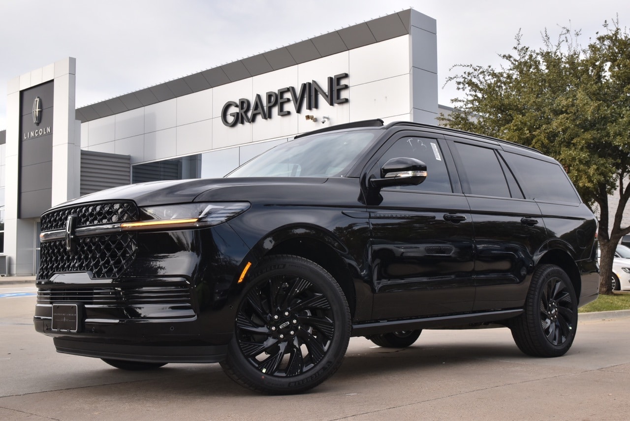 2025 Lincoln Navigator Reserve's photo